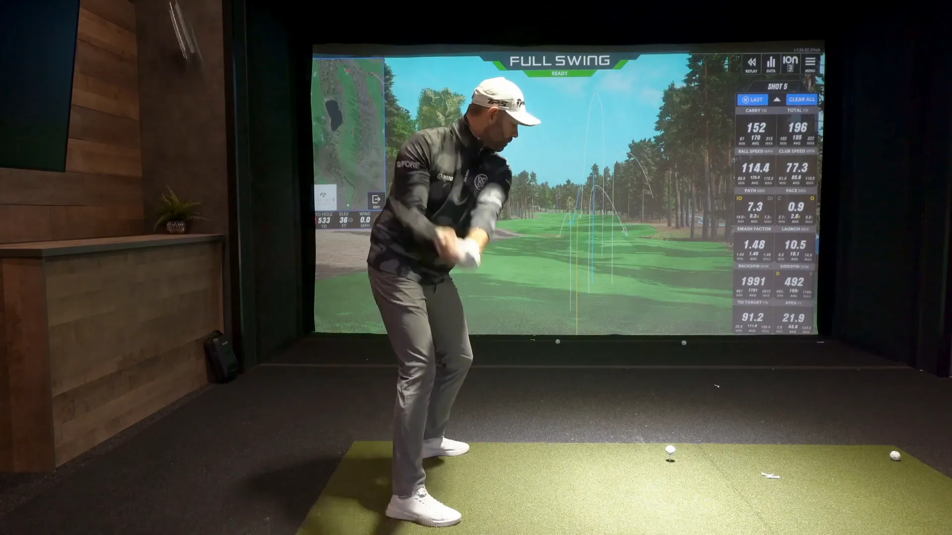 Demonstration of blending movements in the swing