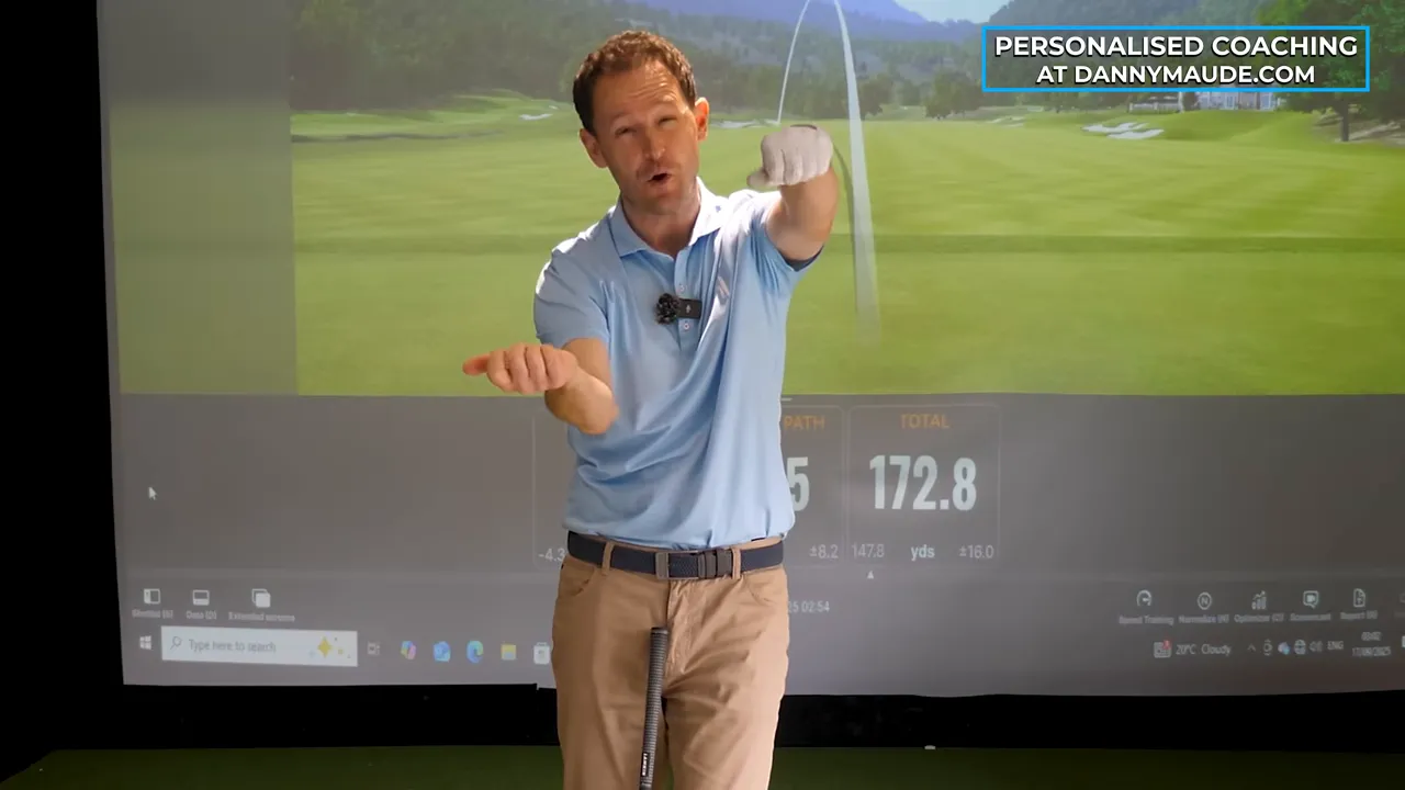 Lead elbow pointing outwards and trail elbow down in reversed setup