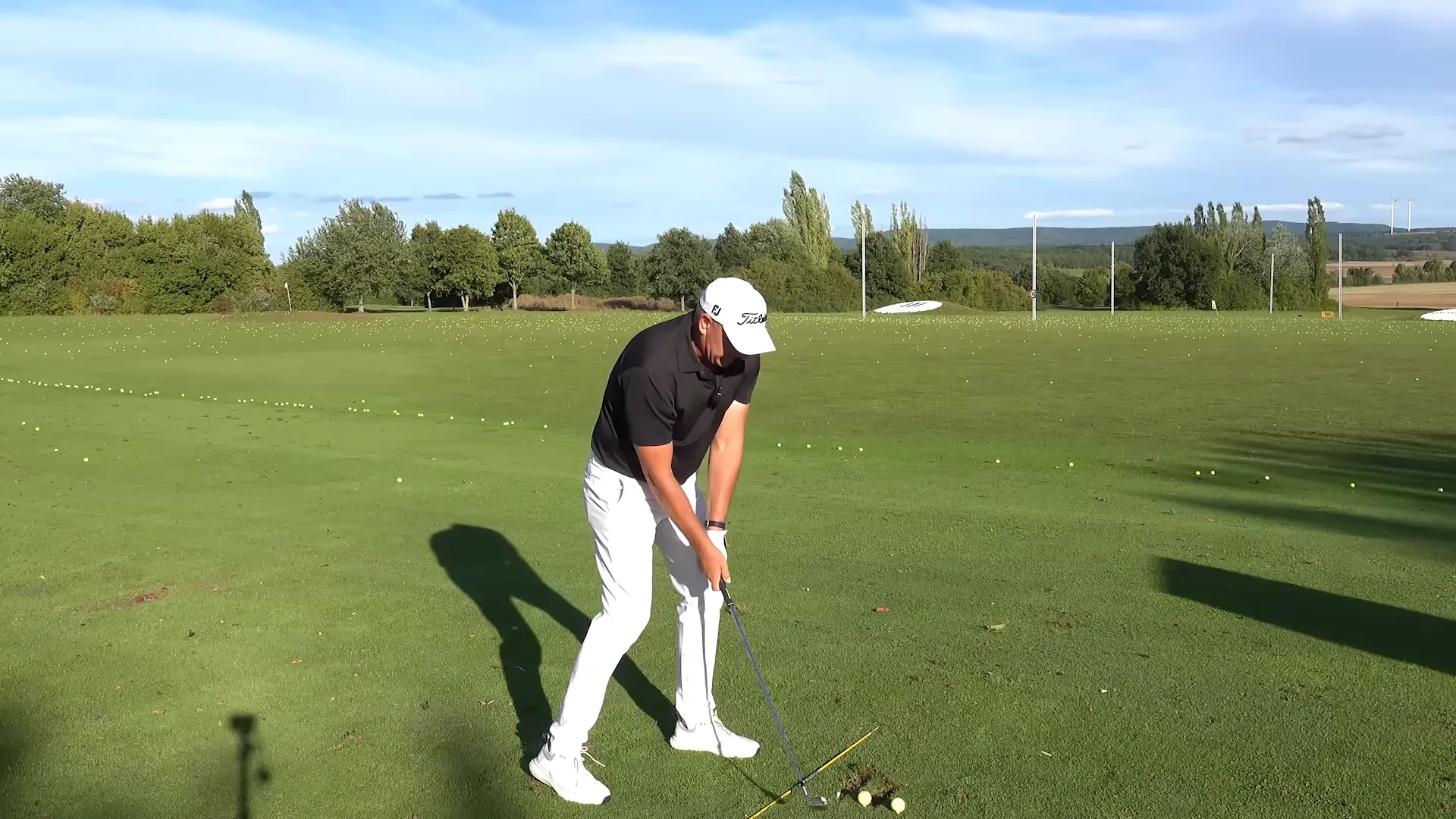 Moe Norman showing left knee and left foot stability at impact