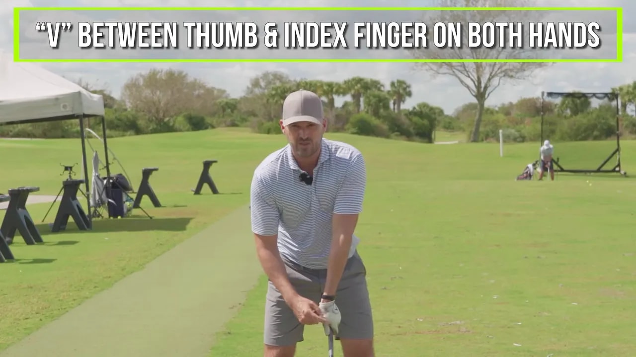 Grip checkpoint graphic showing the ‘V’ between thumb and index finger on both hands during a weak right driver fix